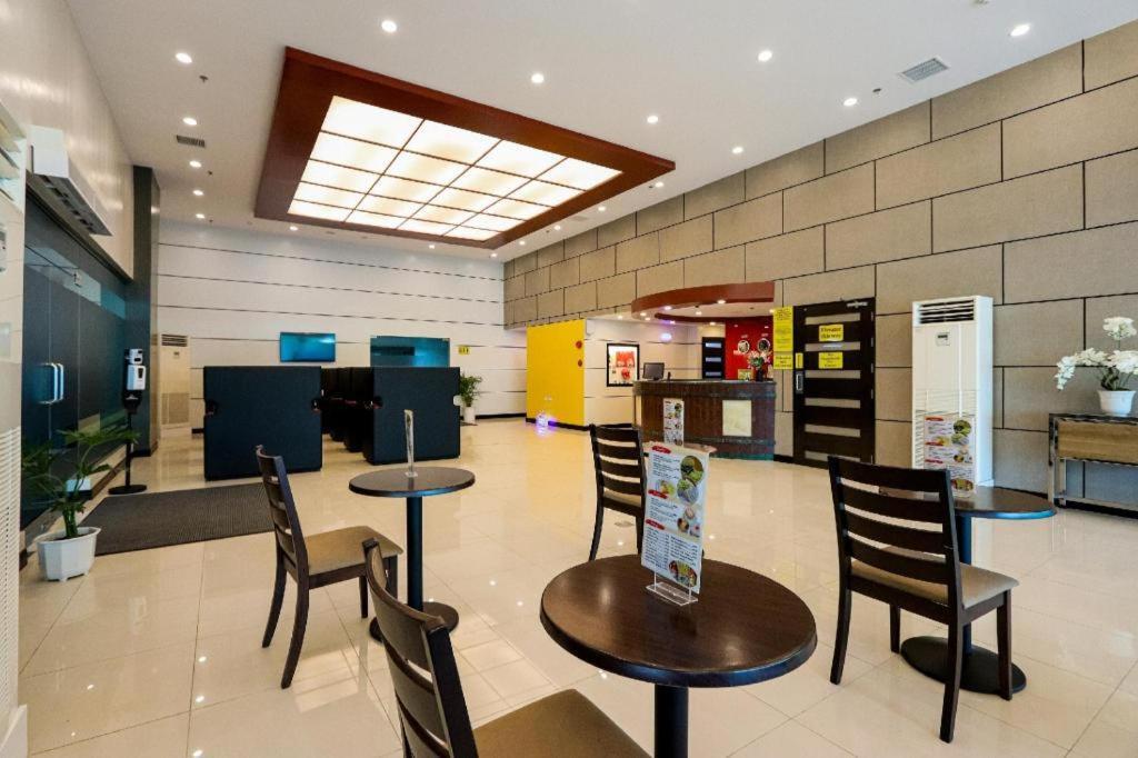 Hotel Sogo Macapagal Paranaque City Esterno foto